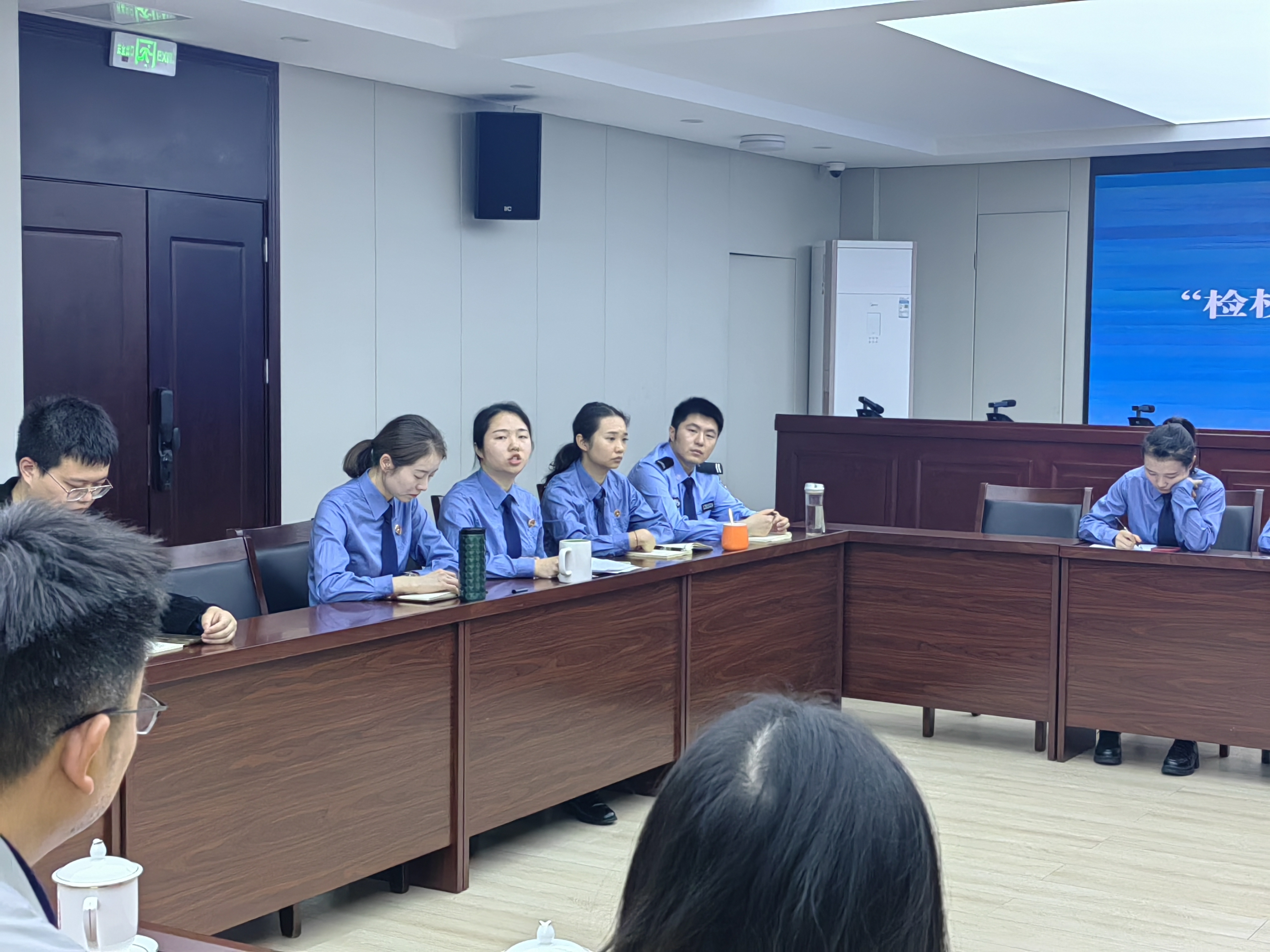 图2  青年检察官分享心得.jpg